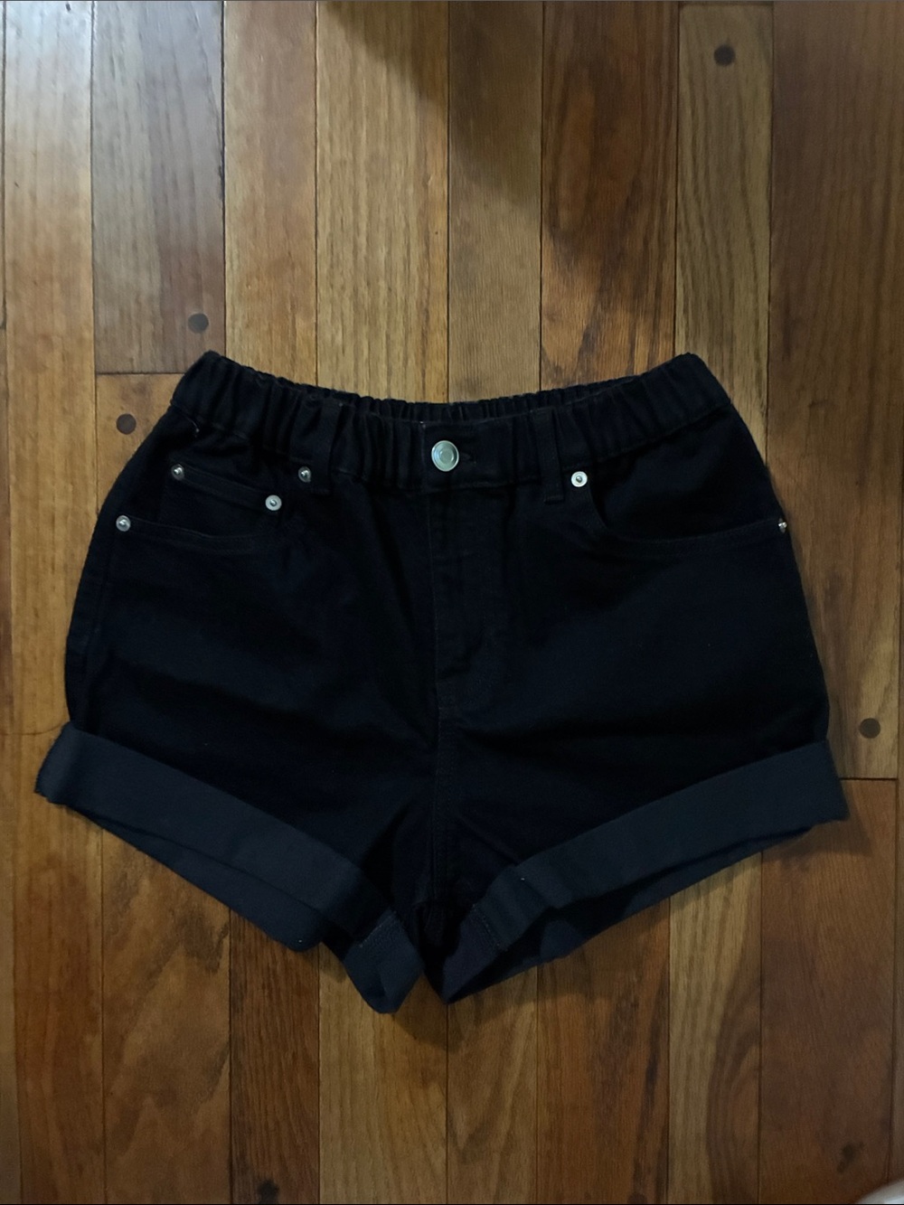 NWOT Gianni Bini Black Cuffed Jean Shorts, size 4